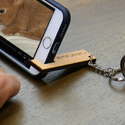 木製スマホスタンドキーホルダー
